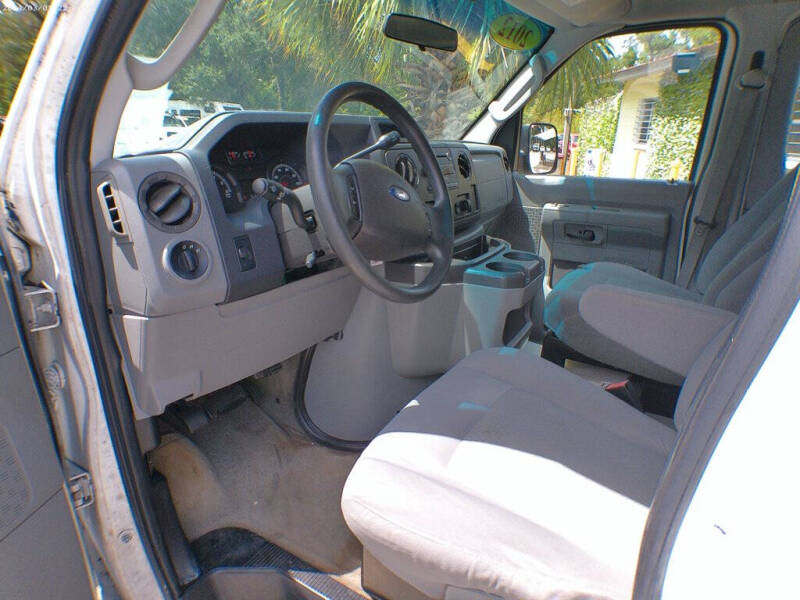 2012 Ford E-Series E-350 SD XLT