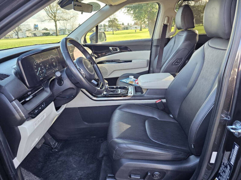 2024 Kia Carnival SX