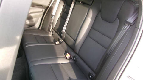 2025 Volvo V60 Cross Country B5 Plus