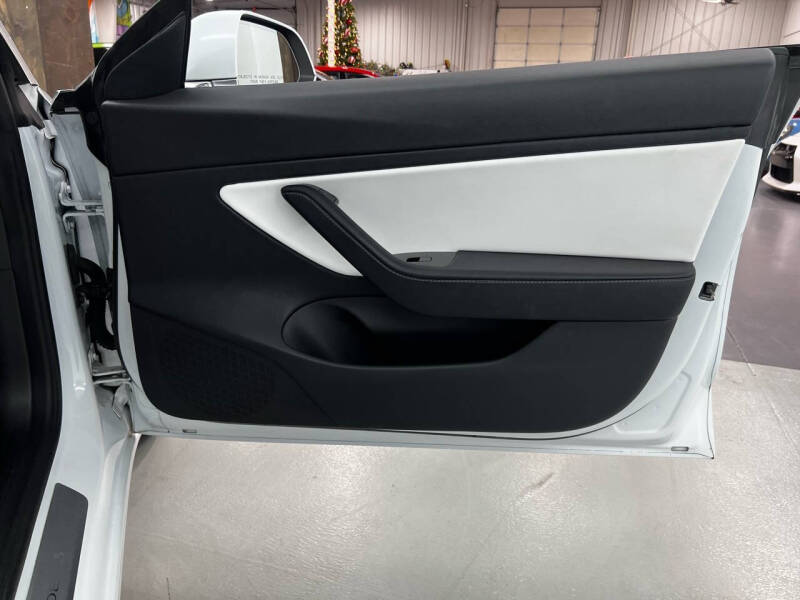 2020 Tesla Model 3 Base photo 22