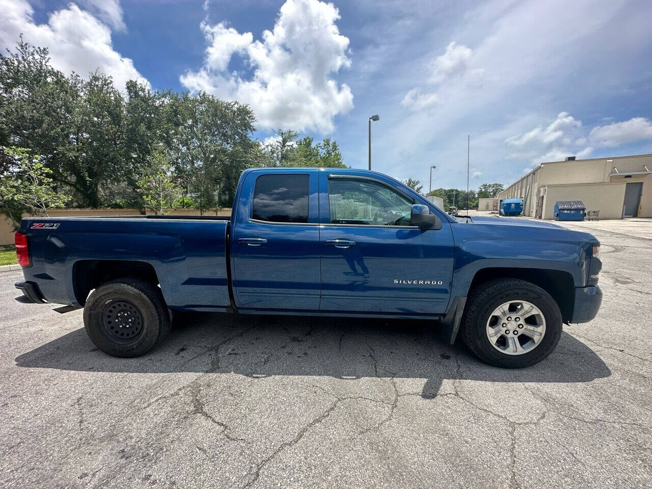 2016 CHEVROLET Silverado Pickup - $16,999