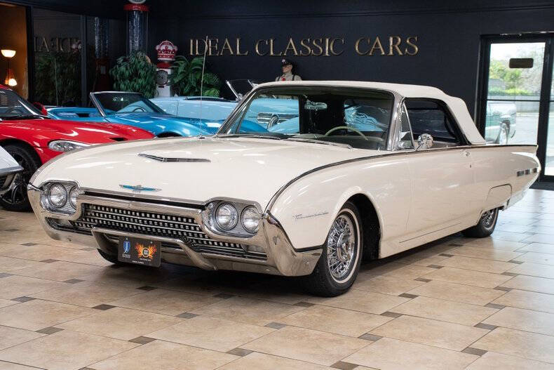 1962 Ford Thunderbird
