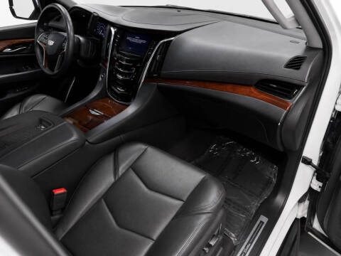 2017 Cadillac Escalade Luxury