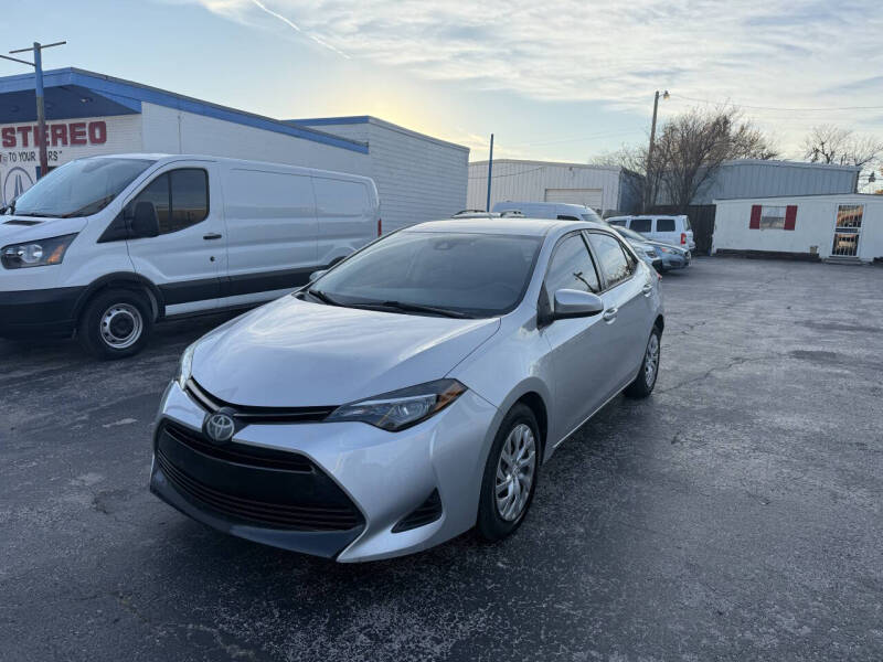2019 Toyota Corolla LE's photo