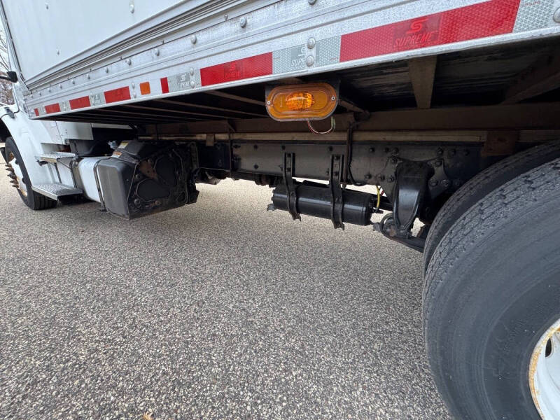 2018 Freightliner M2 106