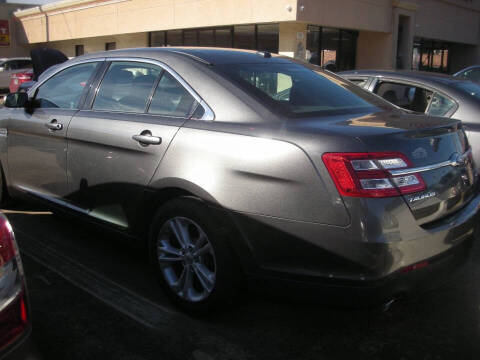 2015 Ford Taurus SEL