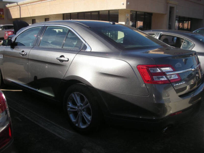 2015 Ford Taurus SEL