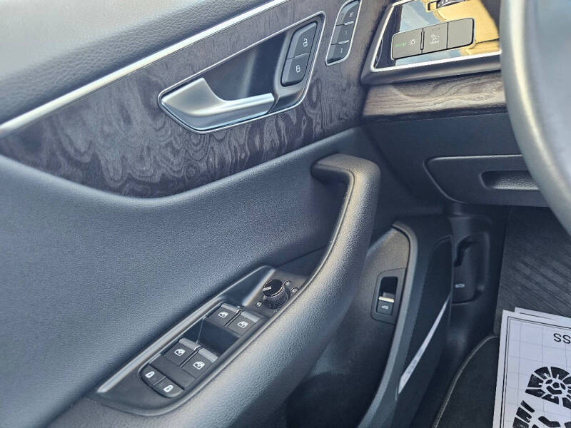 2020 Audi Q8 quattro Premium Plus 55 TFSI