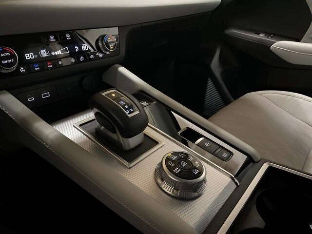 2025 Mitsubishi Outlander PHEV SEL