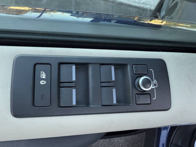 2018 Land Rover Discovery SE