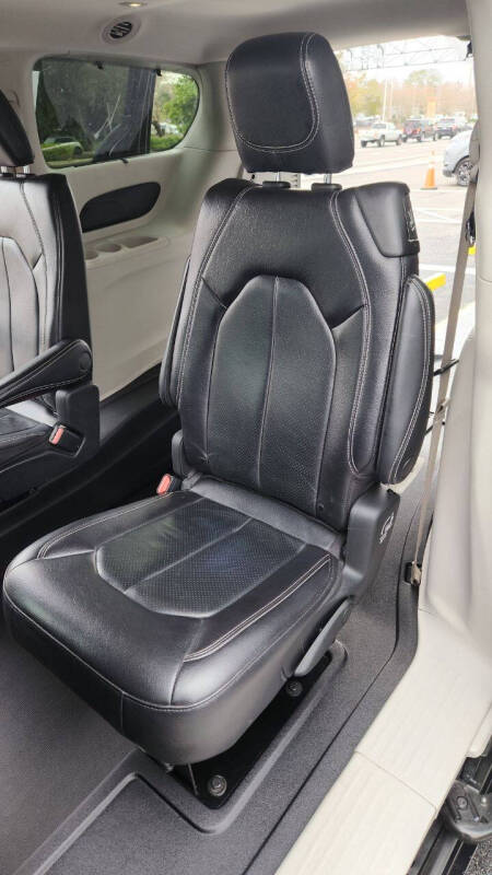 2022 Chrysler Pacifica Touring L