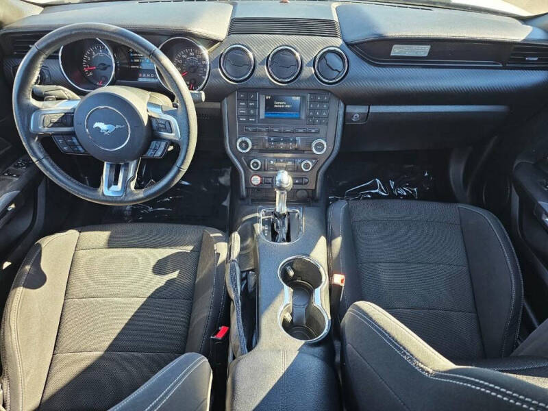 2017 Ford Mustang V6