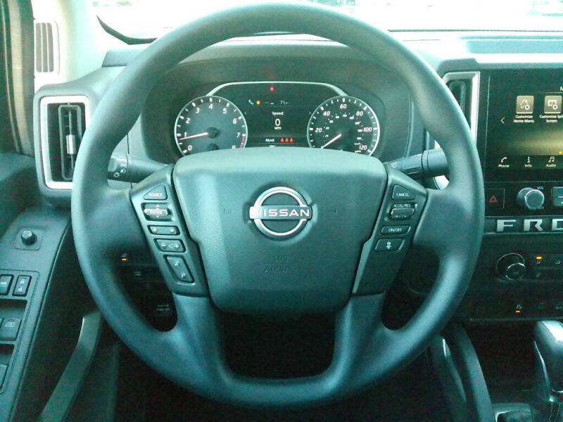 2026 Nissan Frontier SV