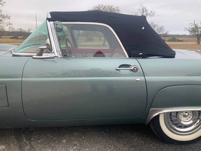 1956 Ford Thunderbird