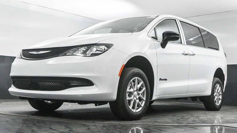 2025 Chrysler Voyager LX