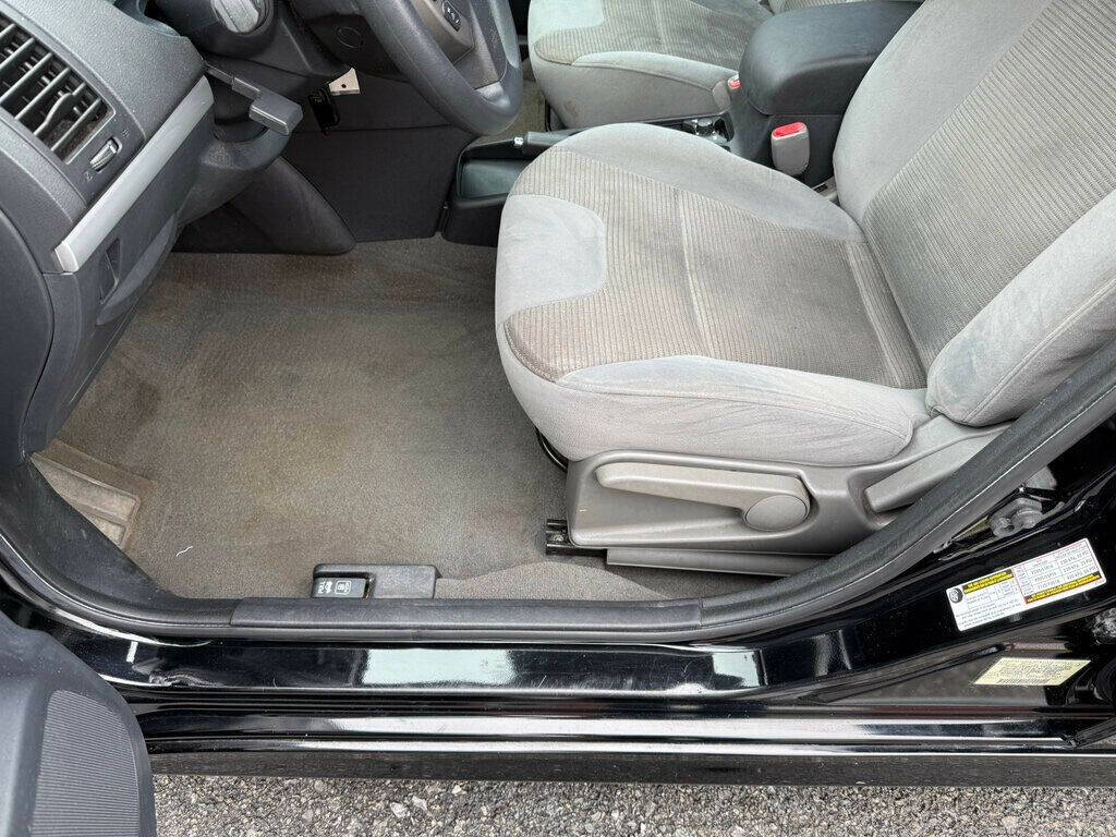 2010 Nissan Sentra 19