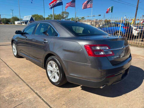 2015 Ford Taurus SEL