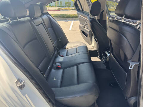 2016 BMW 5 Series 528i