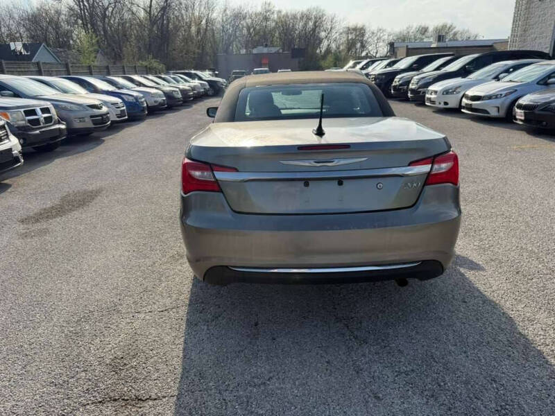 2012 Chrysler 200 Touring
