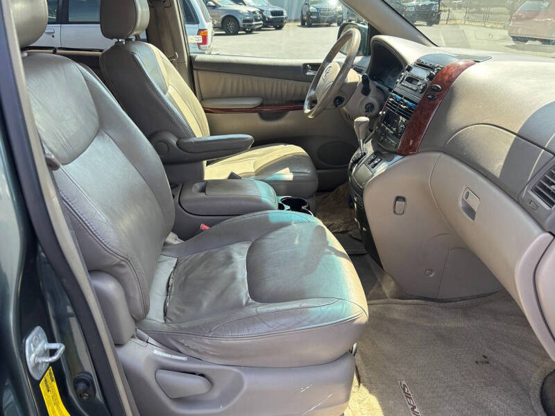 2004 Toyota Sienna XLE 7 Passenger