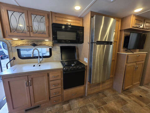 2016 Thor Motor Coach Hurricane