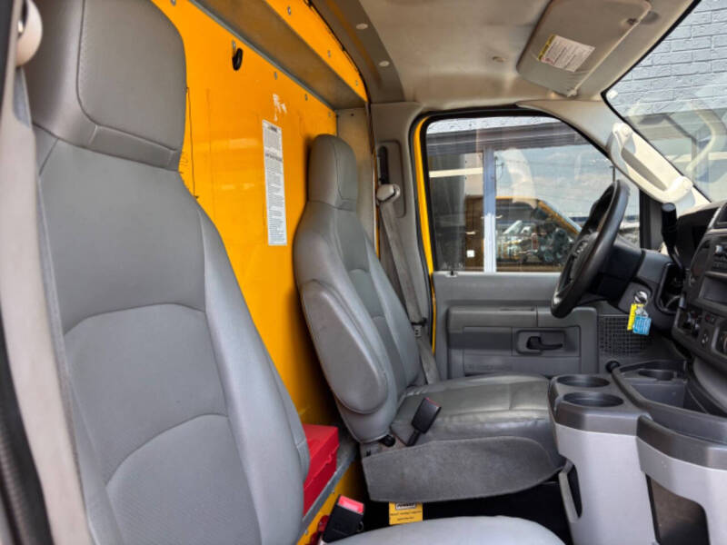 2021 Ford E350 Box Van