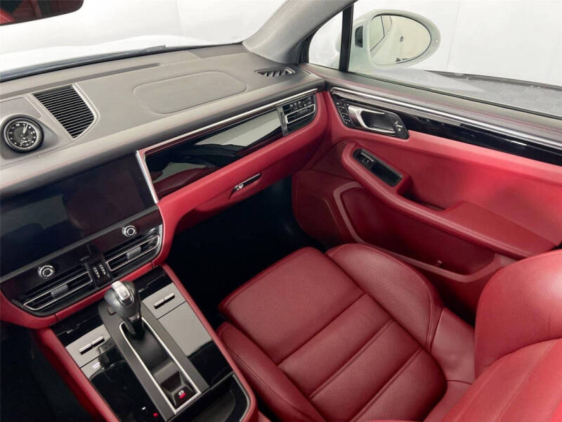 2023 Porsche Macan S