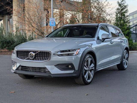 2025 Volvo V60 Cross Country B5 Plus