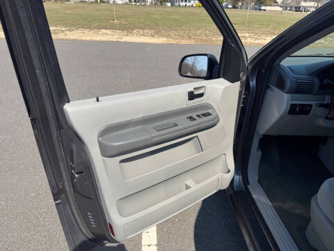 2004 Ford Freestar S