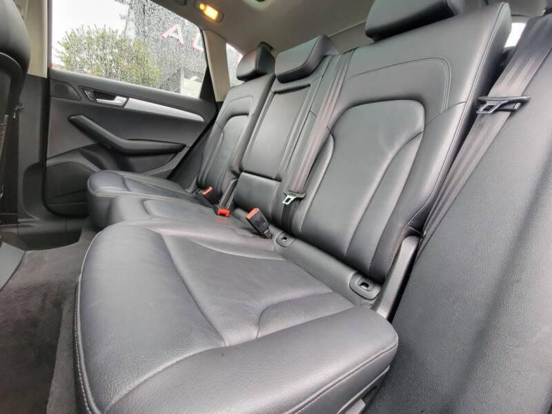 2012 Audi Q5 3.2 quattro Premium Plus