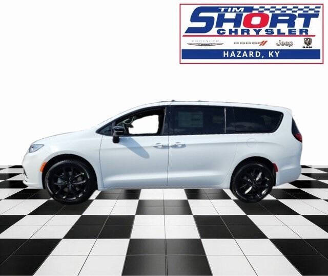 2024 Chrysler Pacifica for sale at Tim Short CDJR Hazard in Hazard, KY