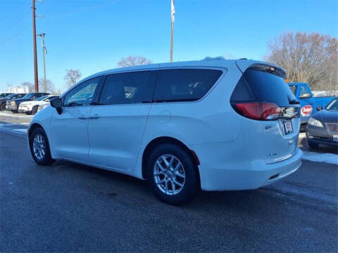 2024 Chrysler Voyager LX