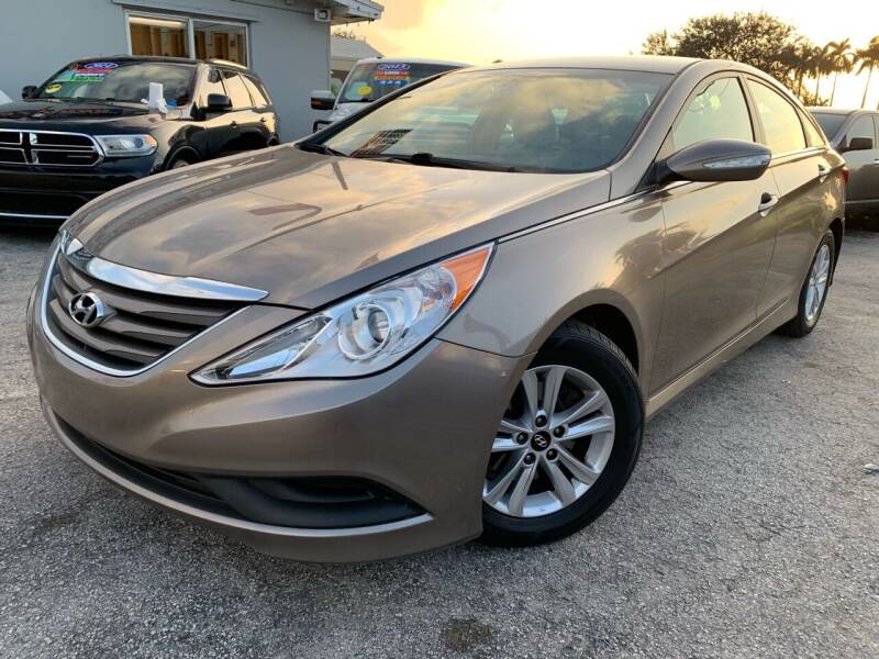 2014 Hyundai Sonata for sale at Auto Loans and Credit in Hollywood FL