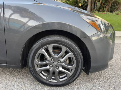 2019 Toyota Yaris XLE