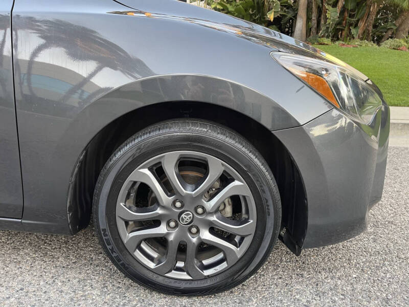 2019 Toyota Yaris XLE