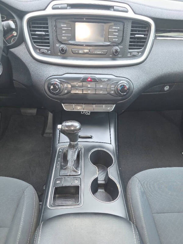 2016 Kia Sorento LX