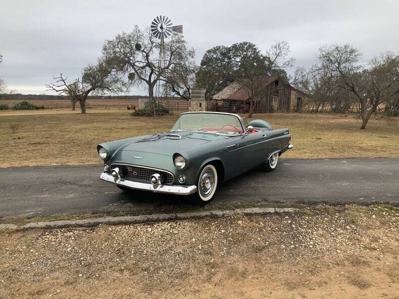 1956 Ford Thunderbird