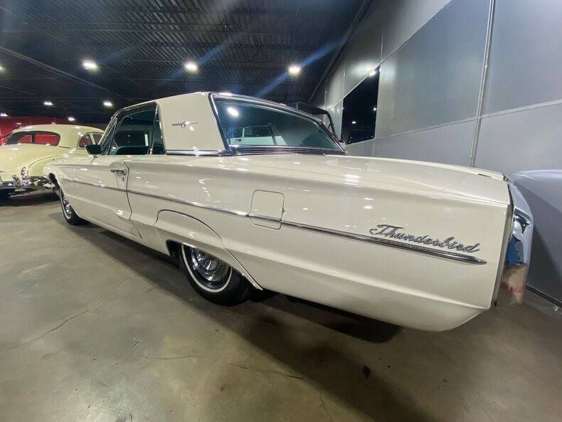 1966 Ford Thunderbird