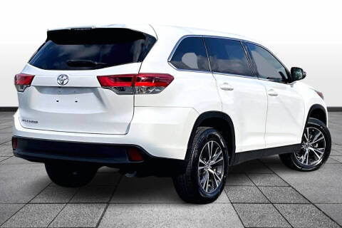 2019 Toyota Highlander LE
