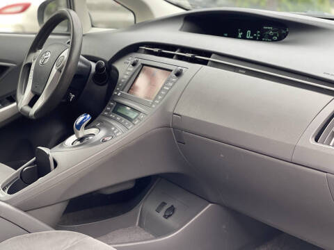 2010 Toyota Prius III