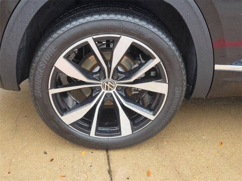 2025 Volkswagen Atlas Cross Sport SEL Premium R-Line 4Motion