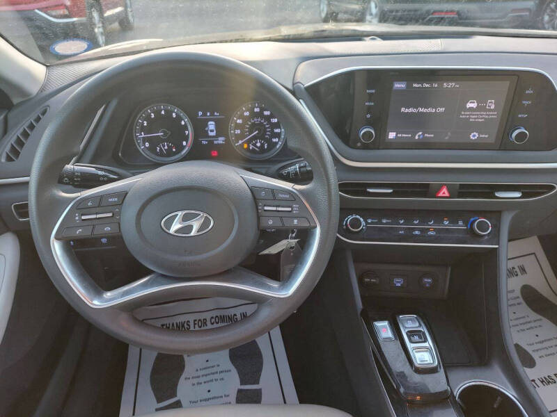 2023 Hyundai Sonata SE photo 11