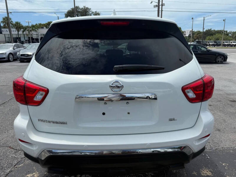 2020 Nissan Pathfinder SL