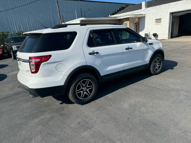 2013 Ford Explorer Base photo 20