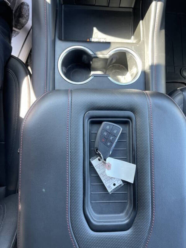 2023 Chevrolet Suburban RST