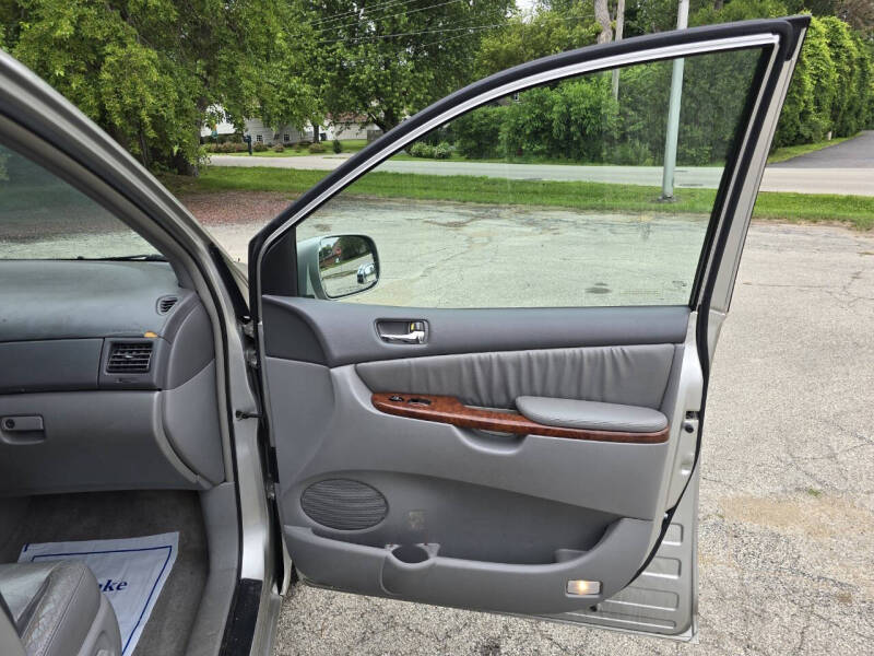 2005 Toyota Sienna XLE 7 Passenger