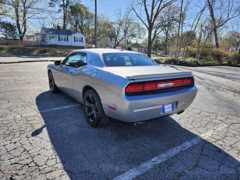 2013 Dodge Challenger SXT