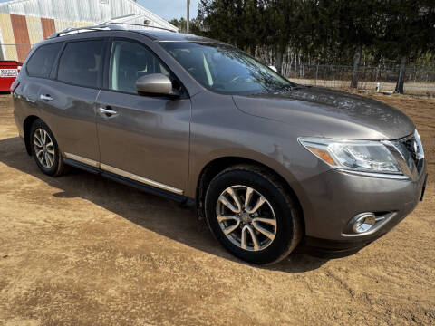 2014 Nissan Pathfinder for sale at H & G Auto in Pine City MN