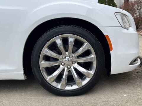 2020 Chrysler 300 Touring