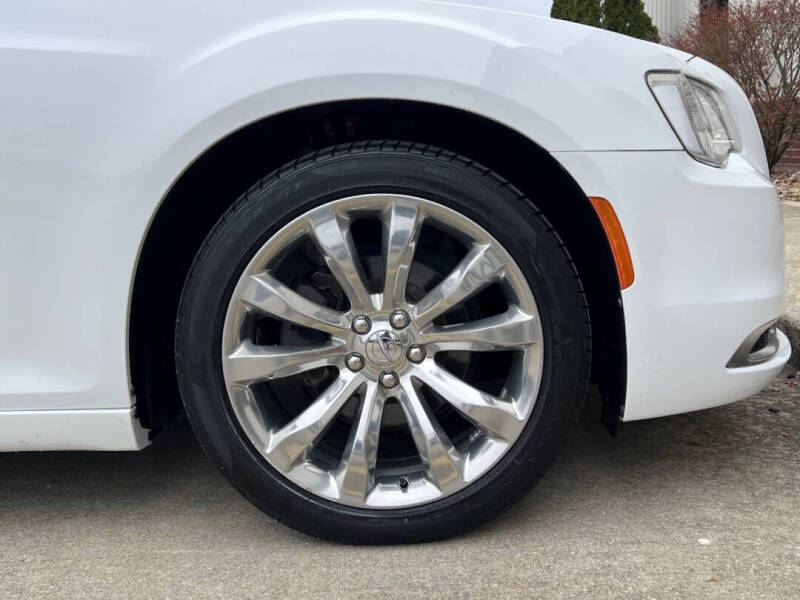 2020 Chrysler 300 Touring